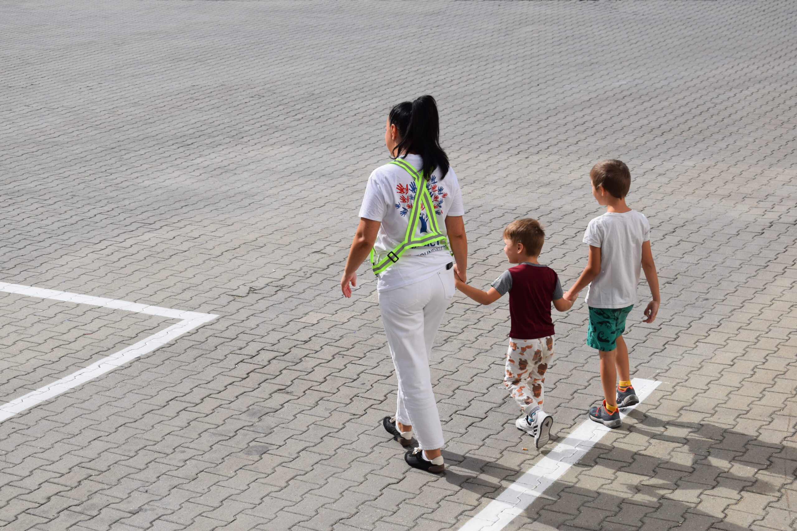 Logistics platform visit with the children